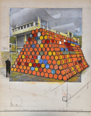 Christo, Projet d intervention dans la cour de la Fondation  520 tonneaux métalliques, 1967 1968. Photo Roland Michaud FM  ® Christo