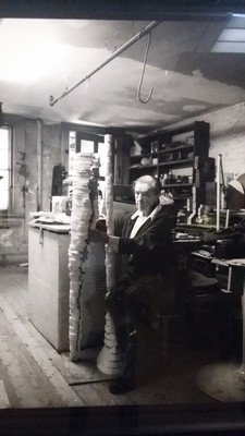 Louise Bourgeois dans son atelier à NY 1993