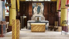 Un autel est-il une œuvre d’art ?  Le nouvel autel de l’église Saint-Jean-Baptiste de Sceaux 