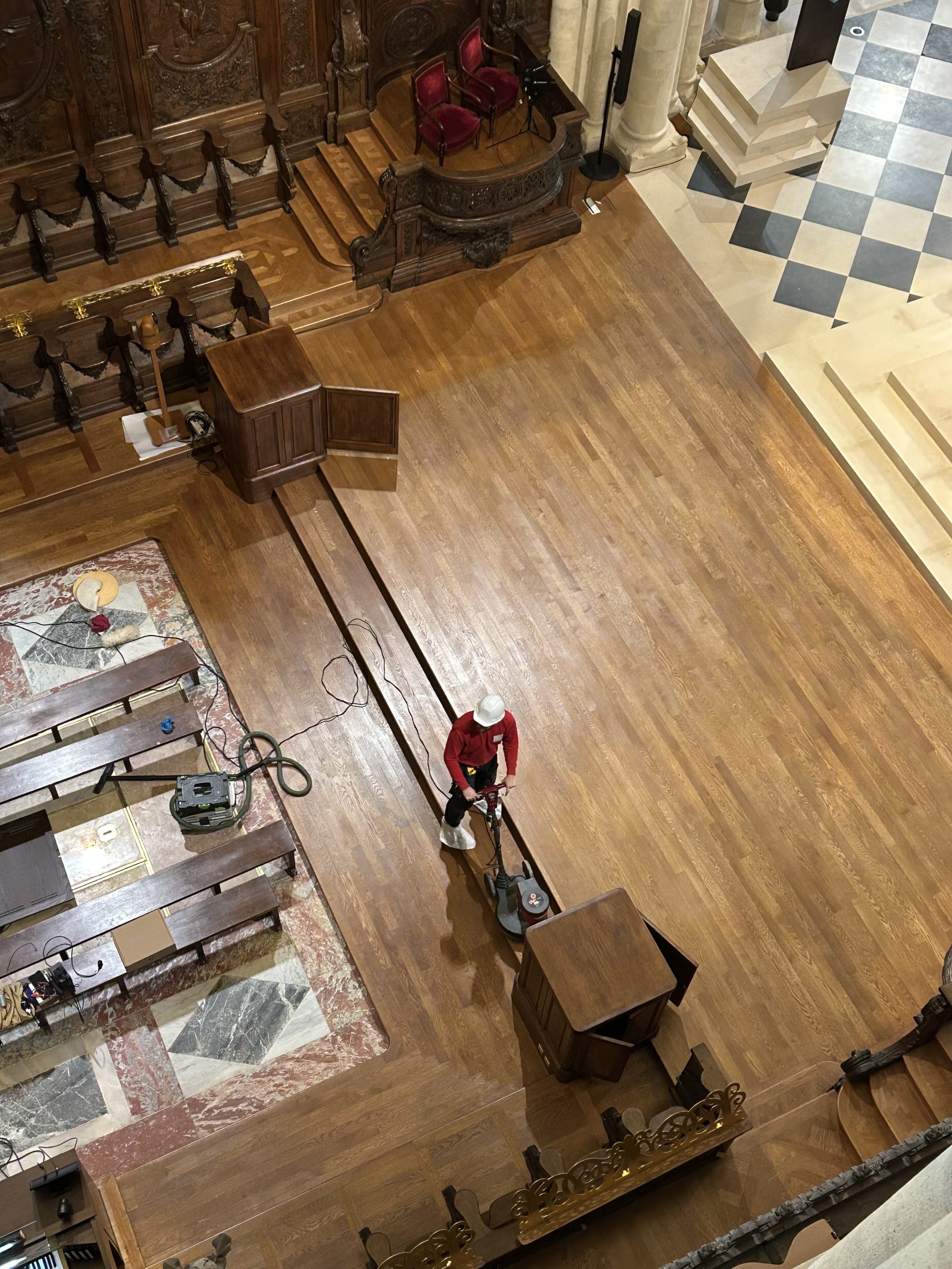 Restauration du parquet des stalles de Notre-Dame de Paris